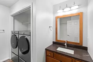1942 Ravenswood Ln, Manitowoc, WI 54220 - Photo 15