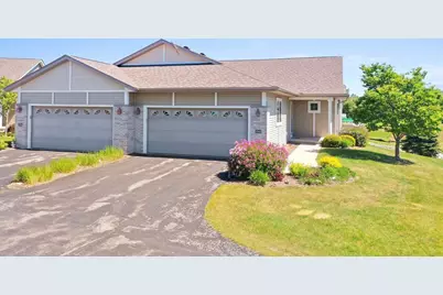 1942 Ravenswood Lane, Manitowoc, WI 54220 - Photo 39