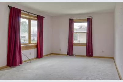 921 W Weiland Avenue, Appleton, WI 54914 - Photo 9