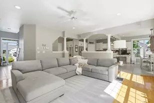 1594 Kingswood Dr, Neenah, WI 54956 - Photo 5