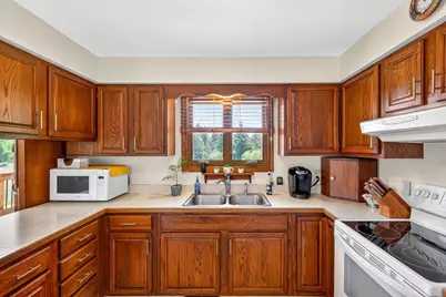 1858 Oakridge Road, Neenah, WI 54956 - Photo 13