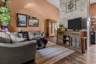 217 Yacoub Ln, Fond du Lac, WI 54935 - Photo 9