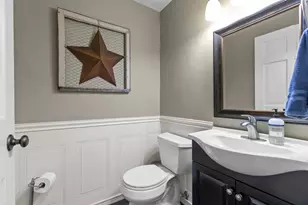 1245 Weatherwood Dr, Neenah, WI 54956 - Photo 25