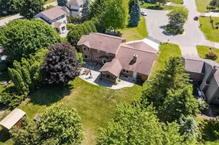 1245 Weatherwood Dr, Neenah, WI 54956 - Photo 69