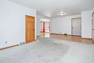 124 S Custer St, Brillion, WI 54110 - Photo 5