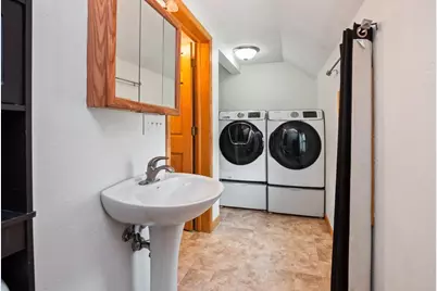 124 S Custer Street, Brillion, WI 54110 - Photo 17