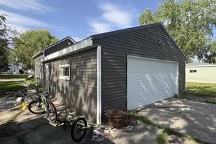 306 2nd St, Oconto, WI 54153 - Photo 5