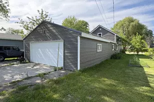 306 2nd St, Oconto, WI 54153 - Photo 3