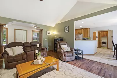 1735 Orange Blossom Drive, Green Bay, WI 54313 - Photo 3