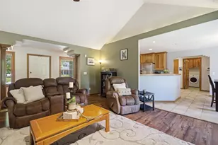 1735 Orange Blossom Dr, Green Bay, WI 54313 - Photo 3