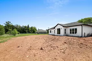 5728 W Spencer St, Appleton, WI 54914 - Photo 9