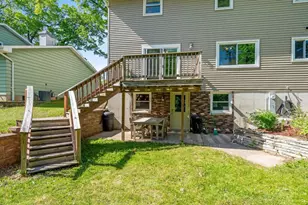 2049 Shamrock Ln, Green Bay, WI 54301 - Photo 7