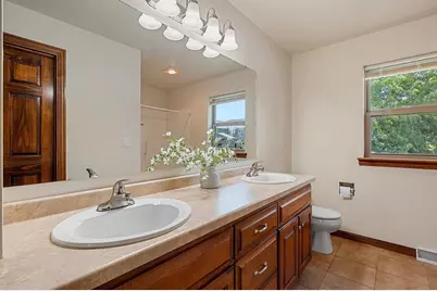 3437 Sandgate Castle Drive, Green Bay, WI 54313 - Photo 19