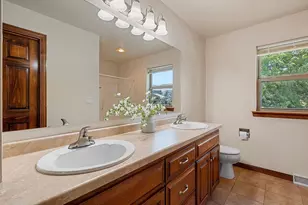 3437 Sandgate Castle Dr, Green Bay, WI 54313 - Photo 19