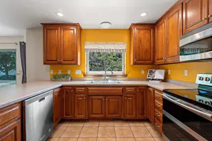 3437 Sandgate Castle Dr, Green Bay, WI 54313 - Photo 11