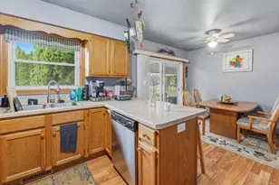 836 Meadowbrook Ln, Fond du Lac, WI 54935 - Photo 5