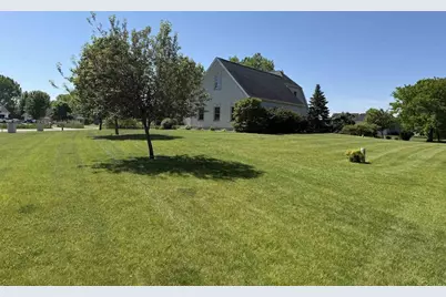 4447 Harbor Village Drive, Omro, WI 54963 - Photo 5