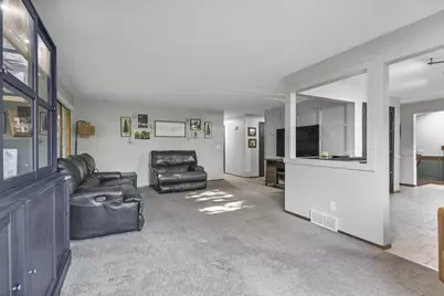 1731 Oakridge Court, Menasha, WI 54952 - Photo 9