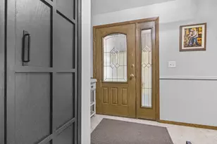 1731 Oakridge Ct, Menasha, WI 54952 - Photo 7