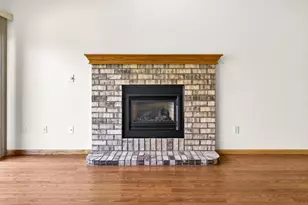 238 Lake Pointe Dr, Oshkosh, WI 54904 - Photo 19