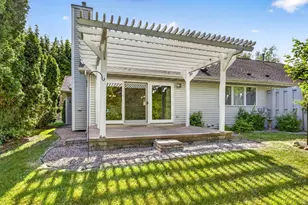 238 Lake Pointe Dr, Oshkosh, WI 54904 - Photo 5