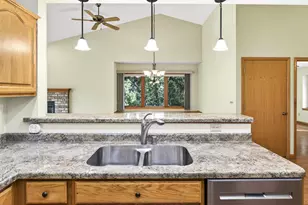 238 Lake Pointe Dr, Oshkosh, WI 54904 - Photo 27