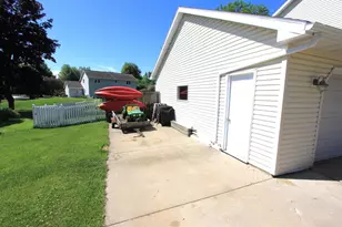 2933 Sunray Ln, Green Bay, WI 54313 - Photo 25