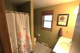 2933 Sunray Ln, Green Bay, WI 54313 - Photo 9