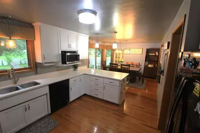2933 Sunray Lane, Green Bay, WI 54313 - Photo 5