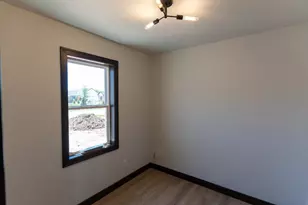 W5896 Edgewood Dr, Menasha, WI 54952 - Photo 5