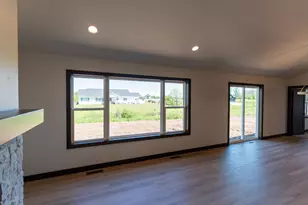W5896 Edgewood Dr, Menasha, WI 54952 - Photo 13