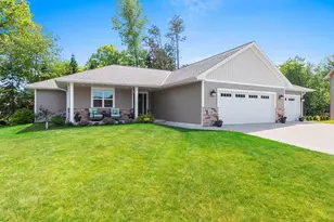 2731 Crestwood Springs Ct, Green Bay, WI 54304 - Photo 1