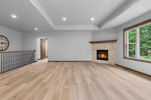 2731 Crestwood Springs Ct, Green Bay, WI 54304 - Photo 7
