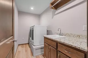 2731 Crestwood Springs Ct, Green Bay, WI 54304 - Photo 21