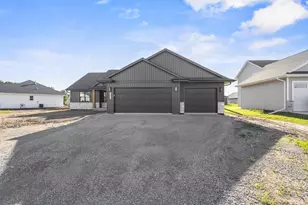1399 Crossroads Dr, De Pere, WI 54115 - Photo 5