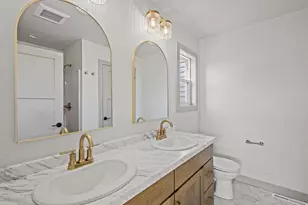 1399 Crossroads Dr, De Pere, WI 54115 - Photo 25
