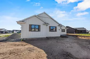 1387 Crossroads Dr, Hobart, WI 54114 - Photo 7