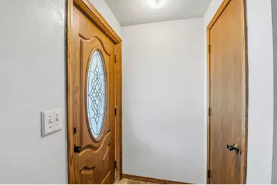 2430 Heather Road, Green Bay, WI 54311 - Photo 3