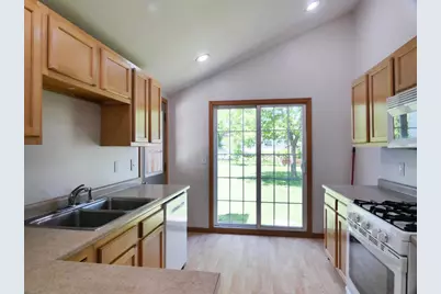 1224 Wirtz Avenue, Green Bay, WI 54304 - Photo 3