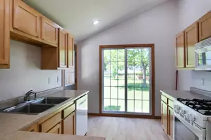 1224 Wirtz Ave, Green Bay, WI 54304 - Photo 3