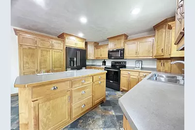 2762 Klee Street, Green Bay, WI 54313 - Photo 5