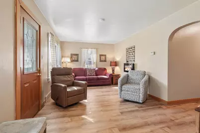 323 E Mission Road, Green Bay, WI 54301 - Photo 15