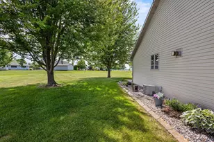 N9513 Cathy Ct, Appleton, WI 54915 - Photo 35