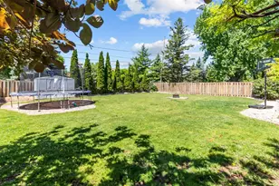 1147 Green Acres Ln, Neenah, WI 54956 - Photo 9