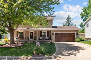 1147 Green Acres Ln, Neenah, WI 54956 - Photo 3