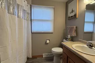 1715 Edgehill Dr, Green Bay, WI 54304 - Photo 15