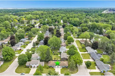 1715 Edgehill Drive, Green Bay, WI 54304 - Photo 7