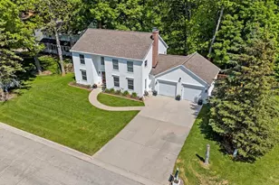 2595 Edgewood Ln, Green Bay, WI 54302 - Photo 1