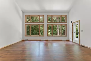2595 Edgewood Ln, Green Bay, WI 54302 - Photo 9