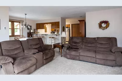 930 Manor Drive #63, Neenah, WI 54956 - Photo 7